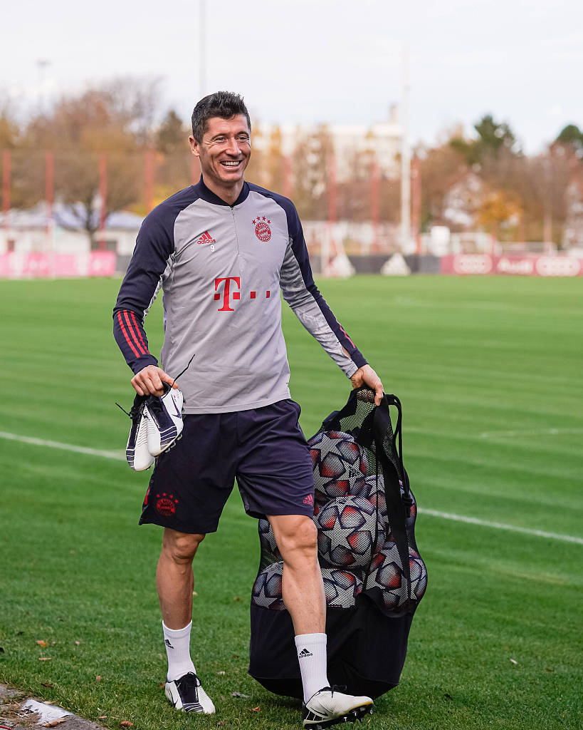 卡拉格怒喷萨拉赫8分钟，麦迪逊震惊脸：我现场看他开炮