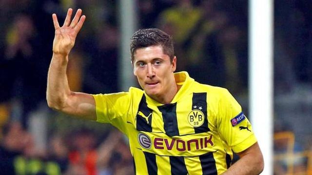 欧冠疯狂夜！3大豪门全逆转，17岁新星封神，后卫90秒双响炸场？