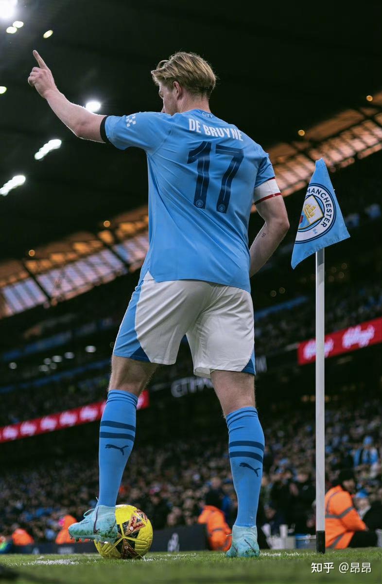 双引擎发力4-1大胜狼队，曼联升至第6：阿莫林终于是露出笑容