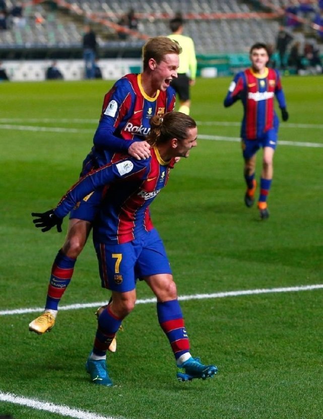 辽宁男篮王哲林连续得分超30