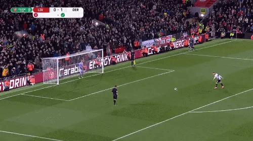 足球英超球队因球迷冲突被罚款，场面一度失控